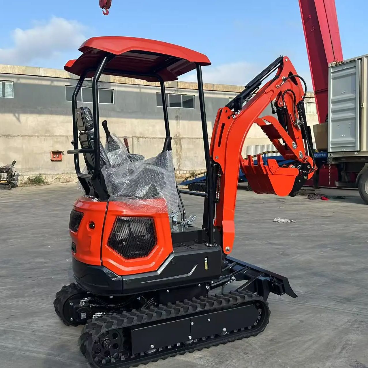 Heavy Equipment Landscaping - 1.8-ton compact construction equipment for urban